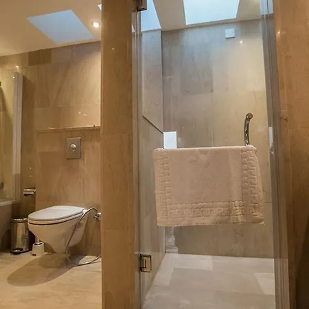 Fig Tree Bay Seafront, Luxury 5bdr Seafront *