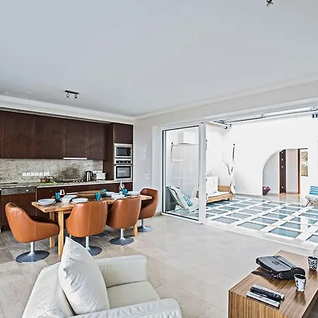 Fig Tree Bay Seafront, Luxury 5bdr Seafront