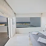 Fig Tree Bay Seafront, Luxury 5bdr Seafront Βίλα