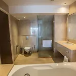 Fig Tree Bay Seafront, Luxury 5bdr Seafront Βίλα *