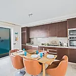 Fig Tree Bay Seafront, Luxury 5bdr Seafront Βίλα *