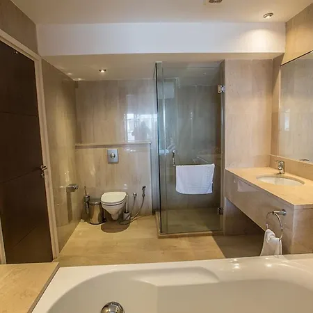 Fig Tree Bay Seafront, Luxury 5bdr Seafront Βίλα *
