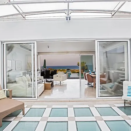 Fig Tree Bay Seafront, Luxury 5bdr Seafront * פרוטאראס