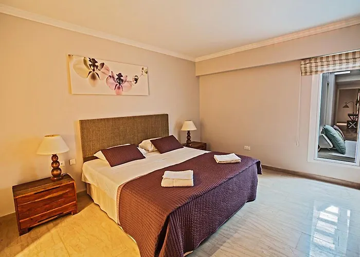 Villa Fig Tree Bay Seafront, Luxury 5bdr Seafront Protaras