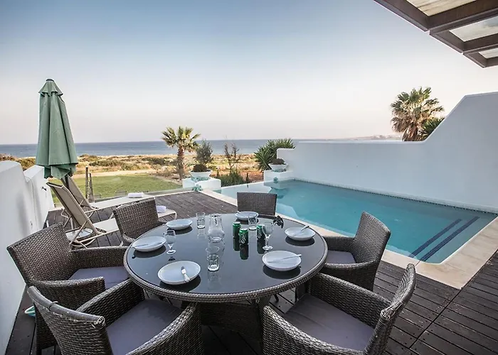 Fig Tree Bay Seafront, Luxury 5bdr Seafront Villa