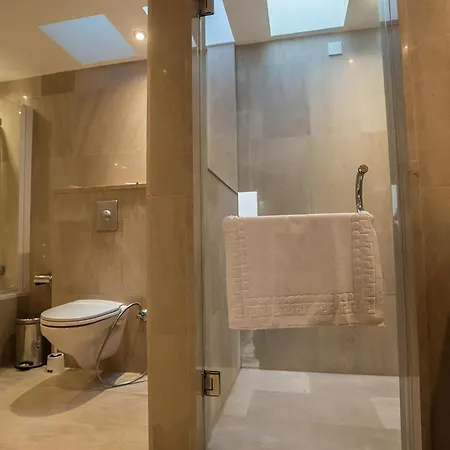 Fig Tree Bay Seafront Luxury 5bdr Seafront With Panoramic Sea Views فيلة