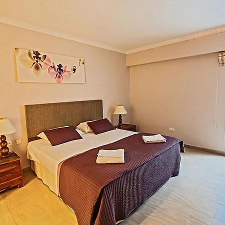 Fig Tree Bay Seafront Luxury 5bdr Seafront With Panoramic Sea Views بروتاراس