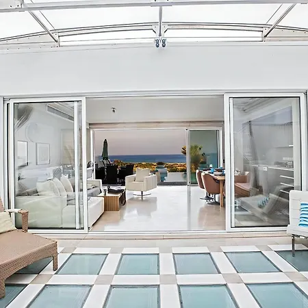 Fig Tree Bay Seafront Luxury 5bdr Seafront With Panoramic Sea Views فيلة *