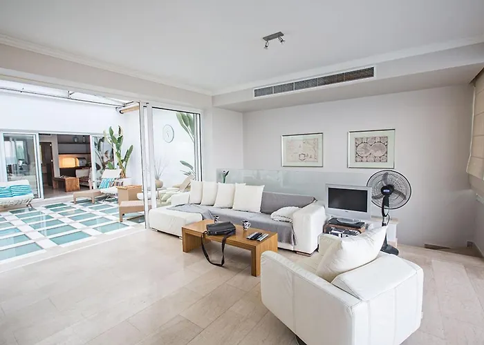 Fig Tree Bay Seafront, Luxury 5bdr Seafront Vilă *