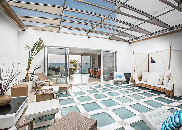 Fig Tree Bay Seafront, Luxury 5bdr Seafront Vilă *