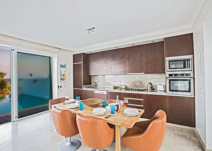 Fig Tree Bay Seafront, Luxury 5bdr Seafront Vilă *